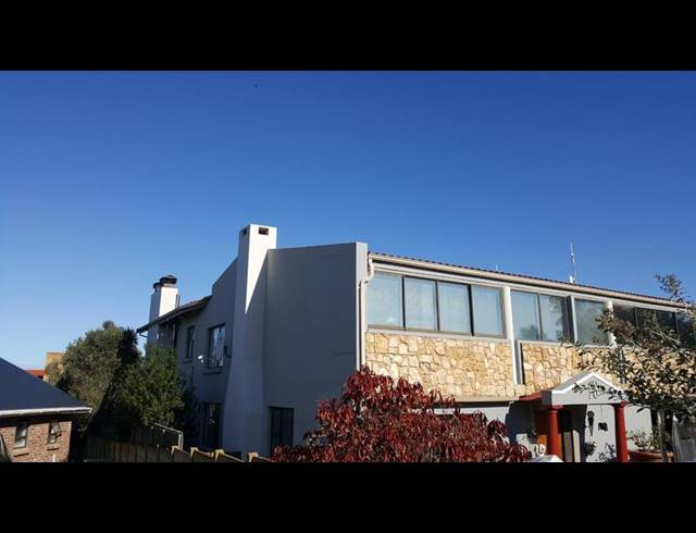 4 BEDROOM HOUSE FOR SALE IN STILBAAI-WES